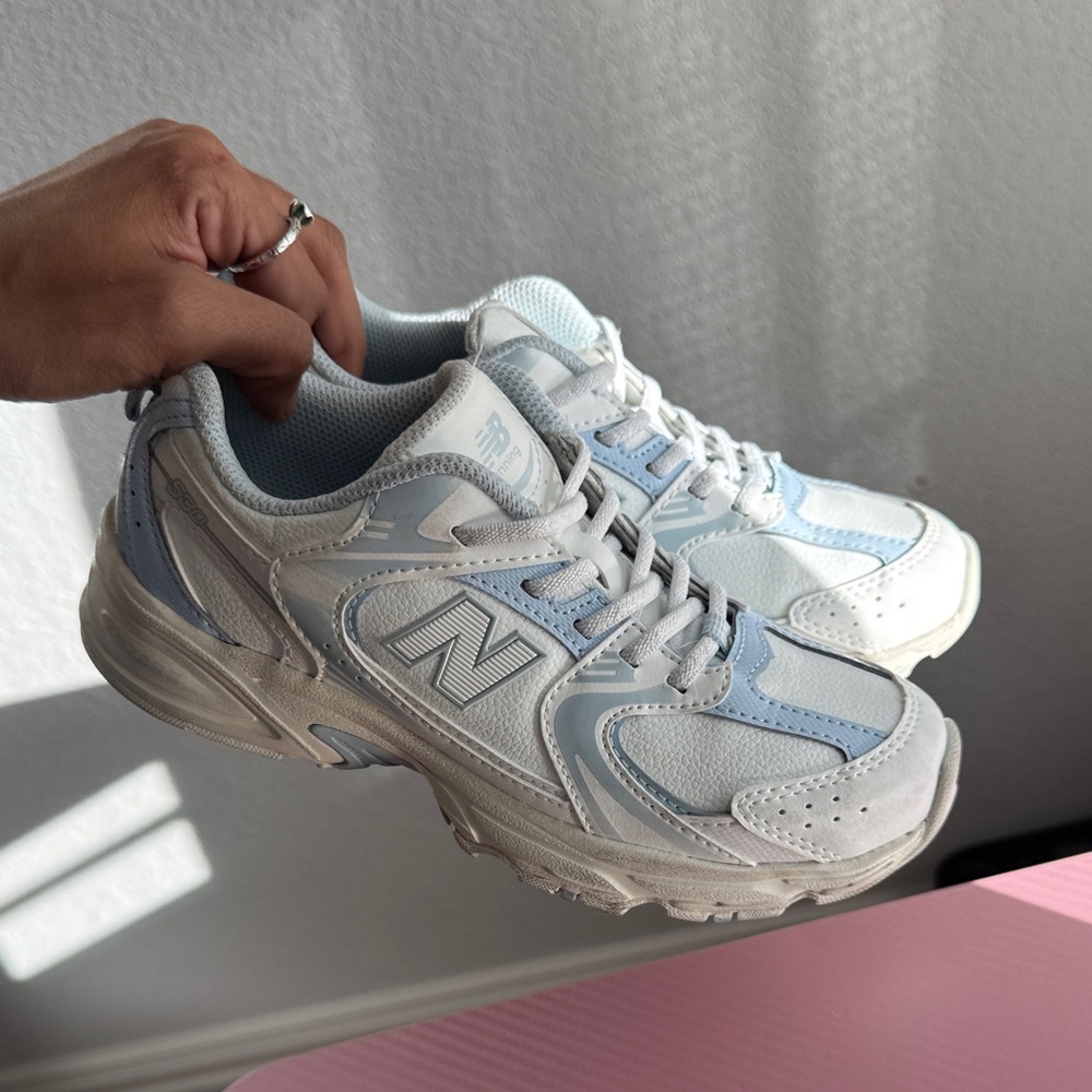 New Balance Women's White and Light Blue Sneakers